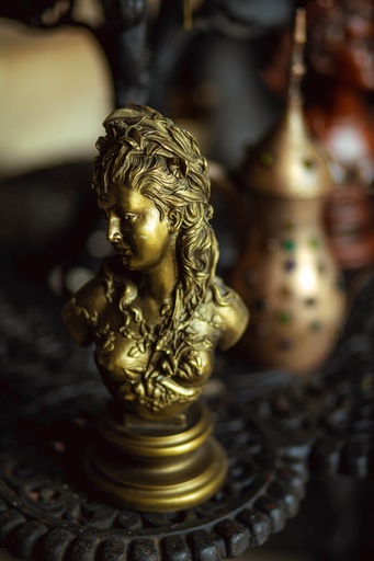 [PROD_0001509] Resin statue